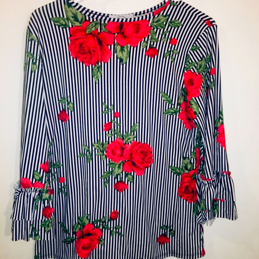 🖤 Cute layering top🖤